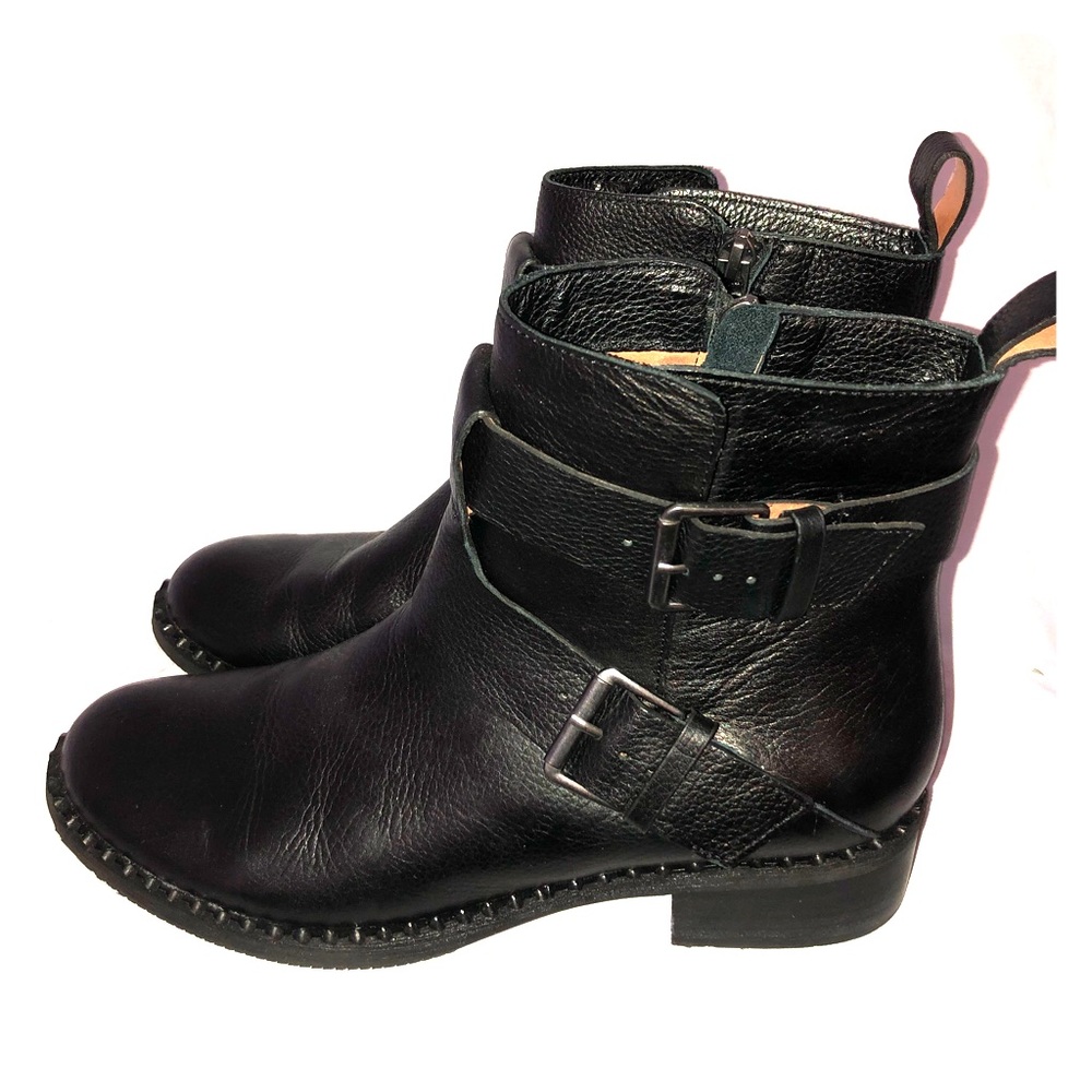 KENNETH COLE BLACK BOOTIES